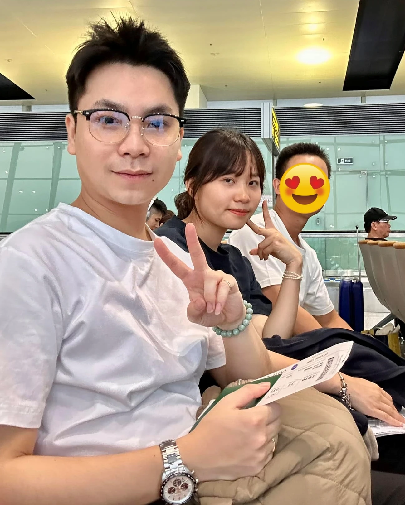 Hôn nhân kín tiếng của chị gái Quang Linh Vlogs trước khi ly dị: Cưới bạn cùng lớp, chồng từng là cánh tay đắc lực trong team Châu Phi - Hình 3