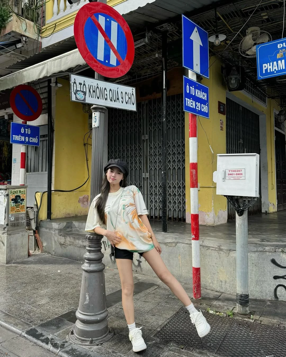 Khoe chân thon cùng mốt giấu quần năng động ngày hè - Hình 7