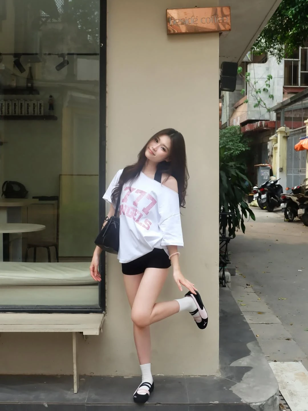Khoe chân thon cùng mốt giấu quần năng động ngày hè - Hình 3