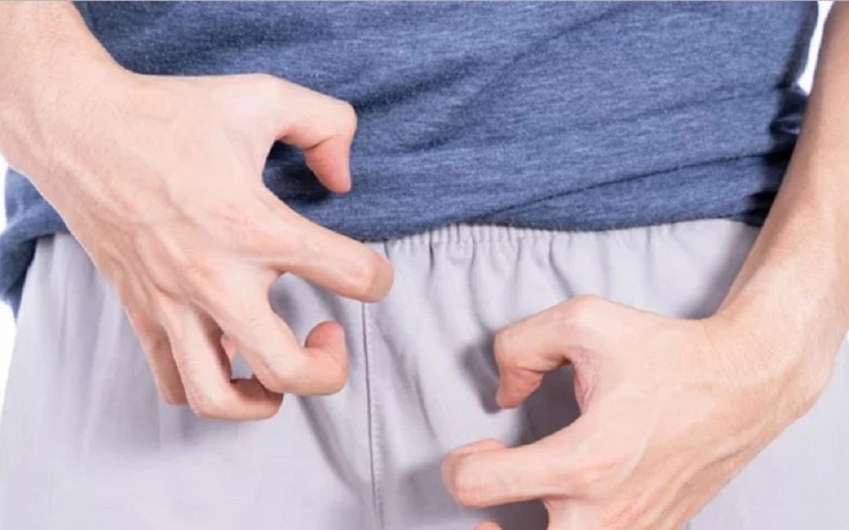 Bị con vật quen thuộc trong vườn đốt chân, người đàn ông nguy kịch - Hình 1