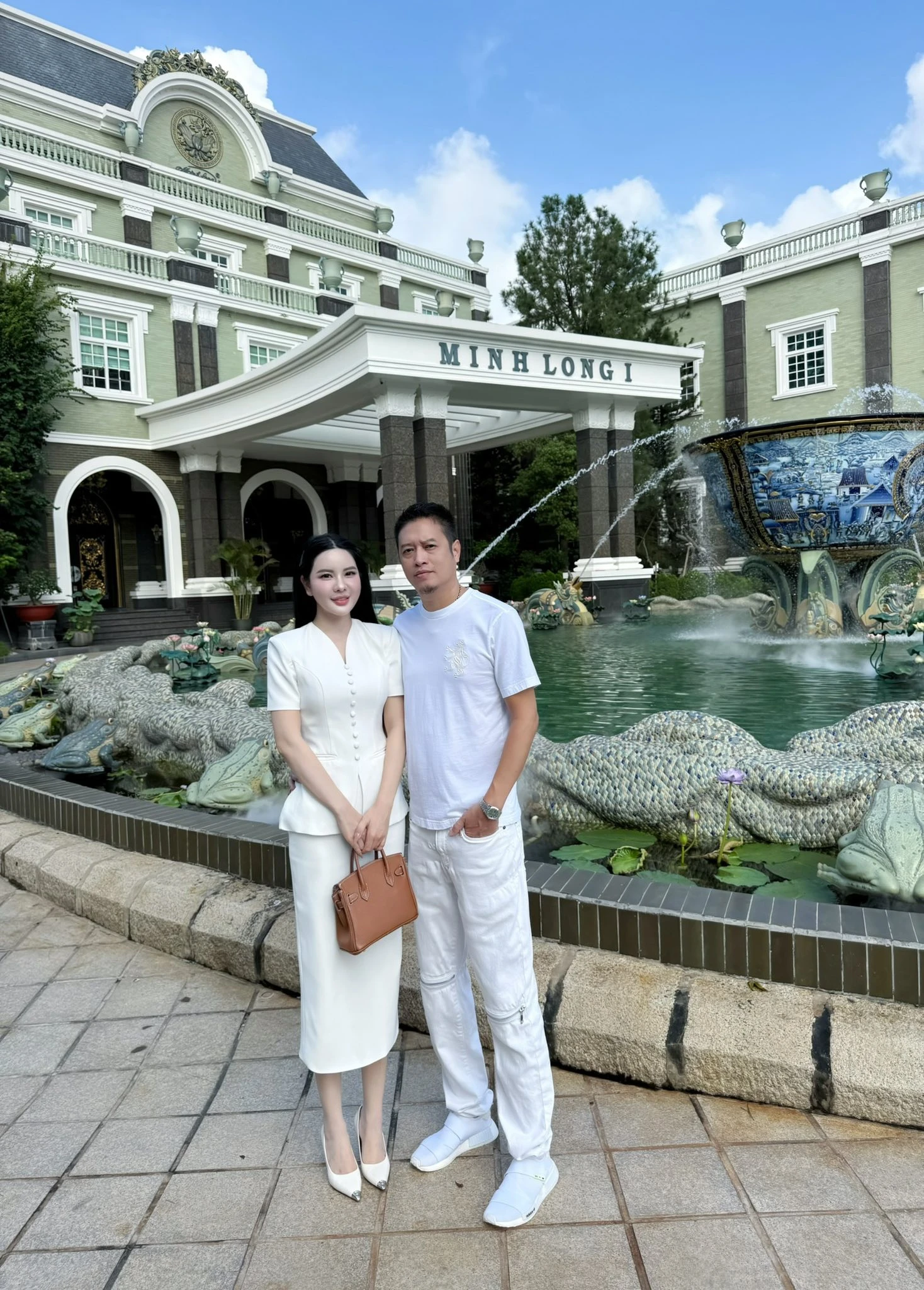 Cặp vợ chồng trung niên chiếm sóng MXH những ngày qua là ai? - Có con lớn 20 tuổi nhưng nhan sắc cô vợ không tin nổi! - Hình 5