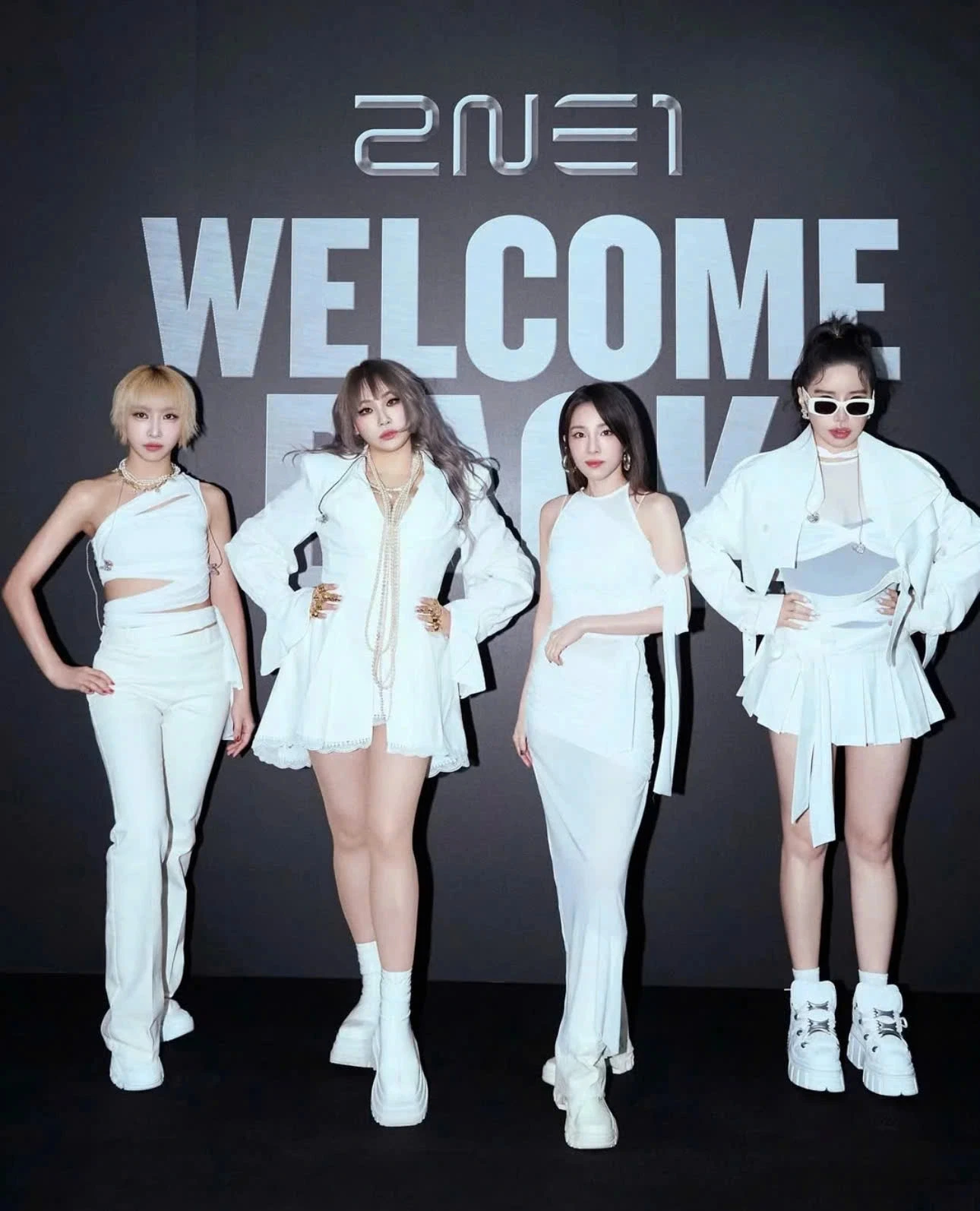 2NE1 cạch mặt Park Bom sau ồn ào, chỉ 3 người thôi vẫn vui hết nấc - Hình 5