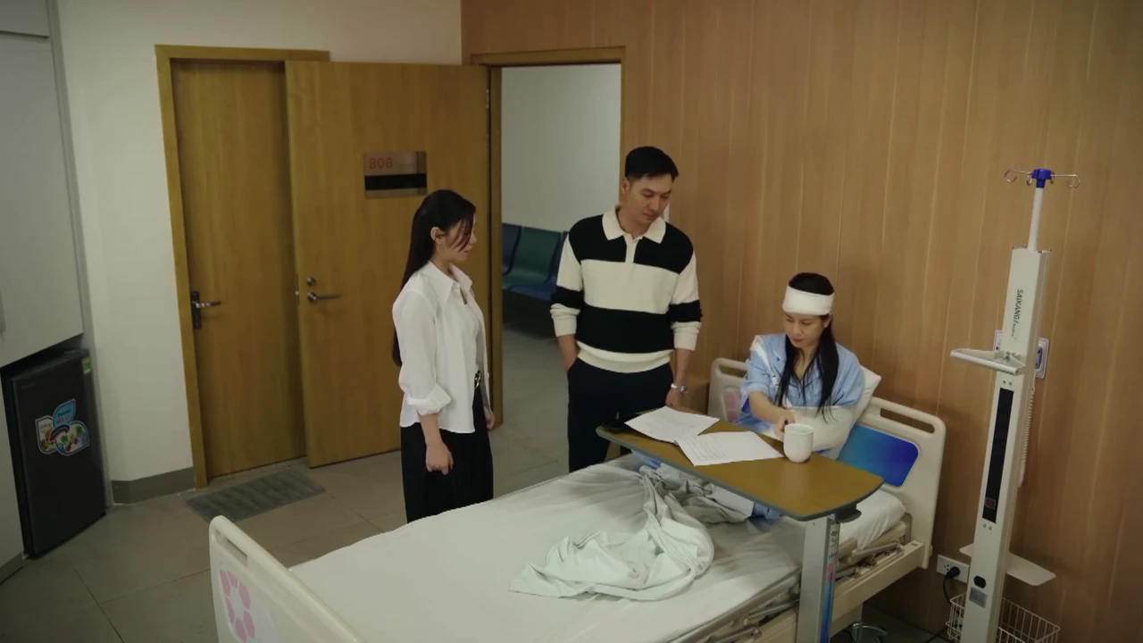 Bước chân vào đời - Tập 32: Lâm làm chỗ dựa vững chãi cho Thương - Hình 1