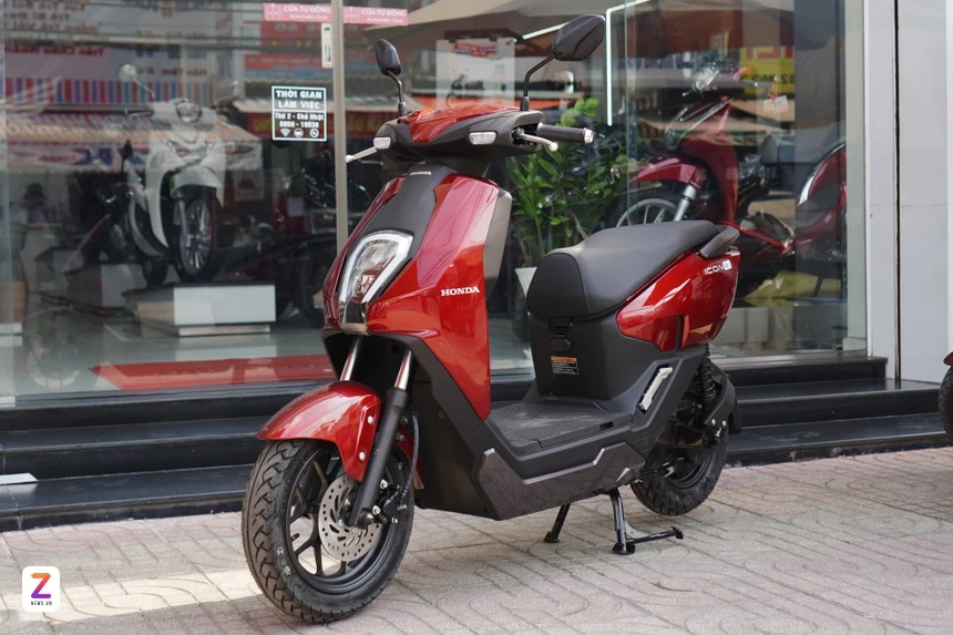 Honda cạnh tranh thế nào với xe máy điện UC3? - Hình 8