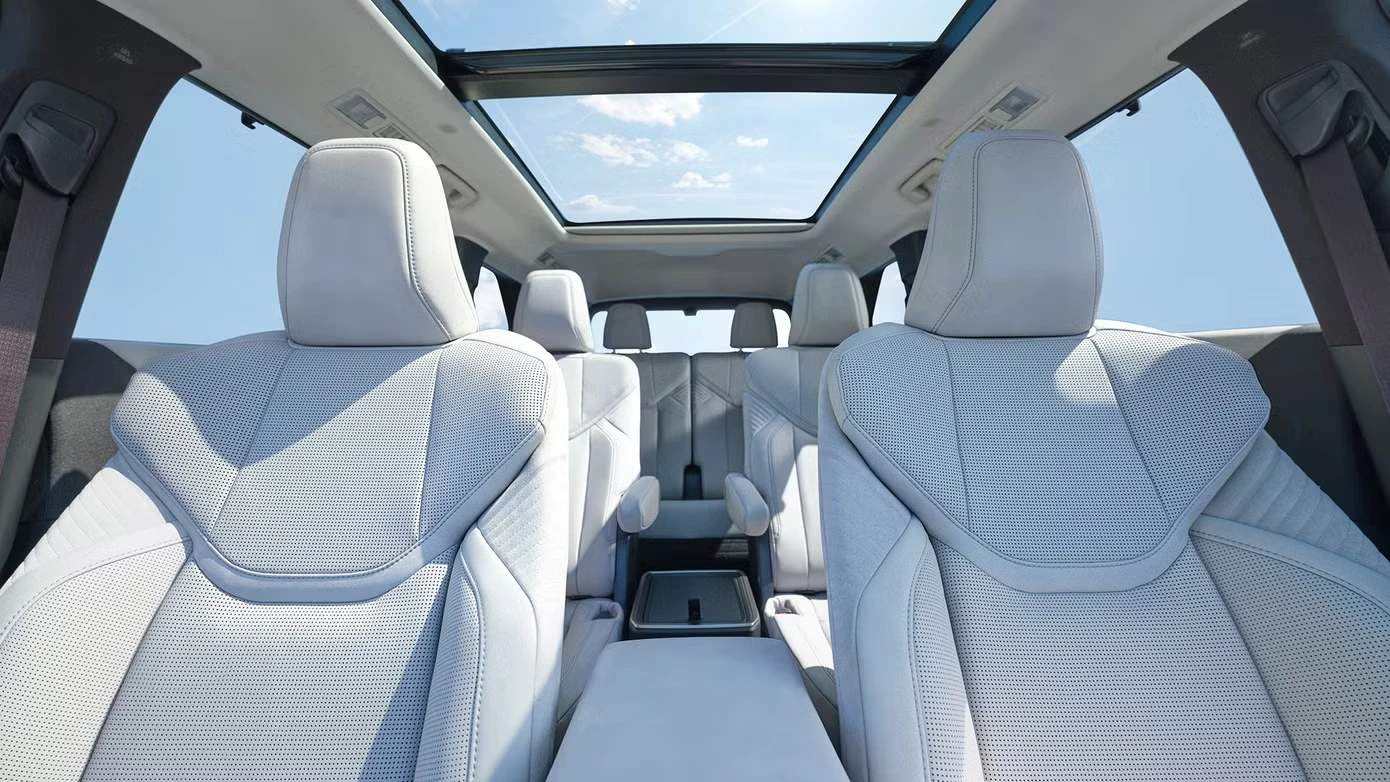 Vén màn SUV điện 6 chỗ mới của Lexus - Hình 3