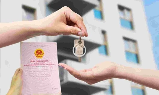 5 năm chịu tiếng dại vì đưa hết vàng cưới cho mẹ chồng giữ, ngày nhận lại tập giấy tờ tôi khóc nghẹn - Hình 3