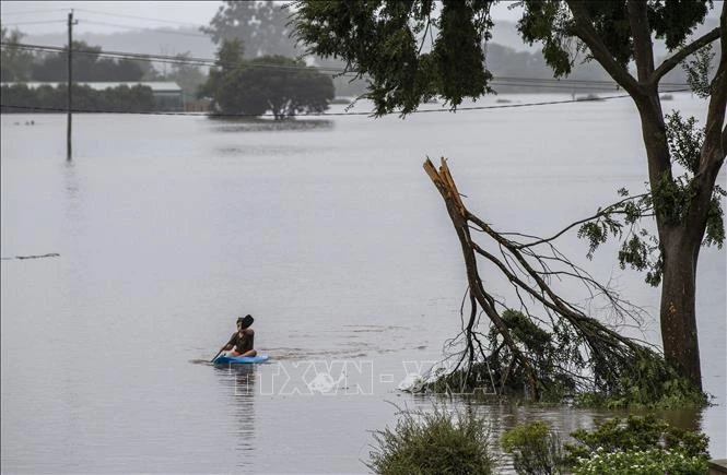 Bão lớn tàn phá Tây Australia, gần 70.000 hộ dân mất điện - Hình 1