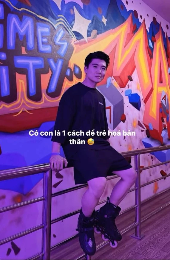 Đỗ Quang Vinh xả vai thiếu gia nghìn tỷ làm bố đơn thân, tiết lộ bí quyết hack tuổi nhờ các con - Hình 1