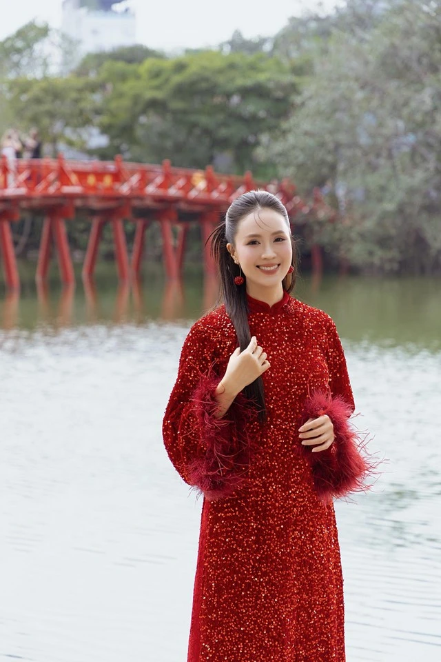 Dù hàng loạt mỹ nữ xuất hiện nhưng bóng hồng này vẫn là đỉnh cao nhan sắc phim giờ vàng VTV: Lên phim nào là rần rần phim đó - Hình 1