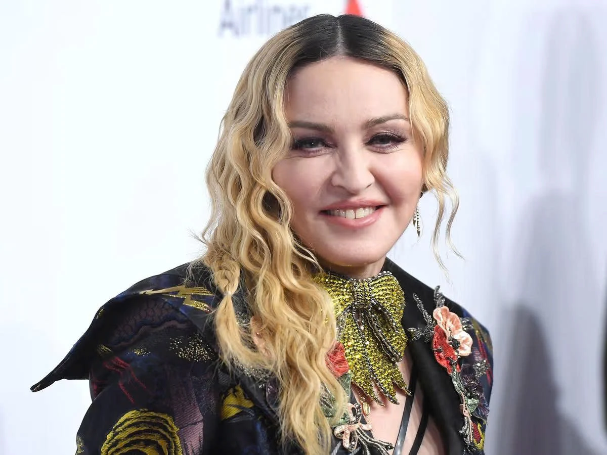 Madonna công khai mối quan hệ bí mật với con trai cố tổng thống John F. Kennedy - Hình 2