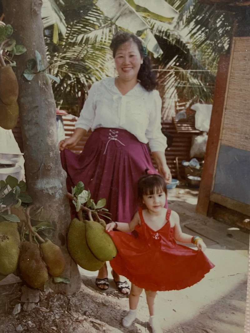 Mạnh Trường khoe mít trĩu quả trong biệt thự nhà vườn, con trai Jennifer Phạm cao vượt mẹ - Hình 7