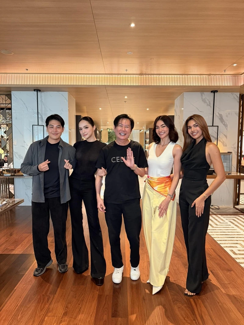 Mạnh Trường khoe mít trĩu quả trong biệt thự nhà vườn, con trai Jennifer Phạm cao vượt mẹ - Hình 1