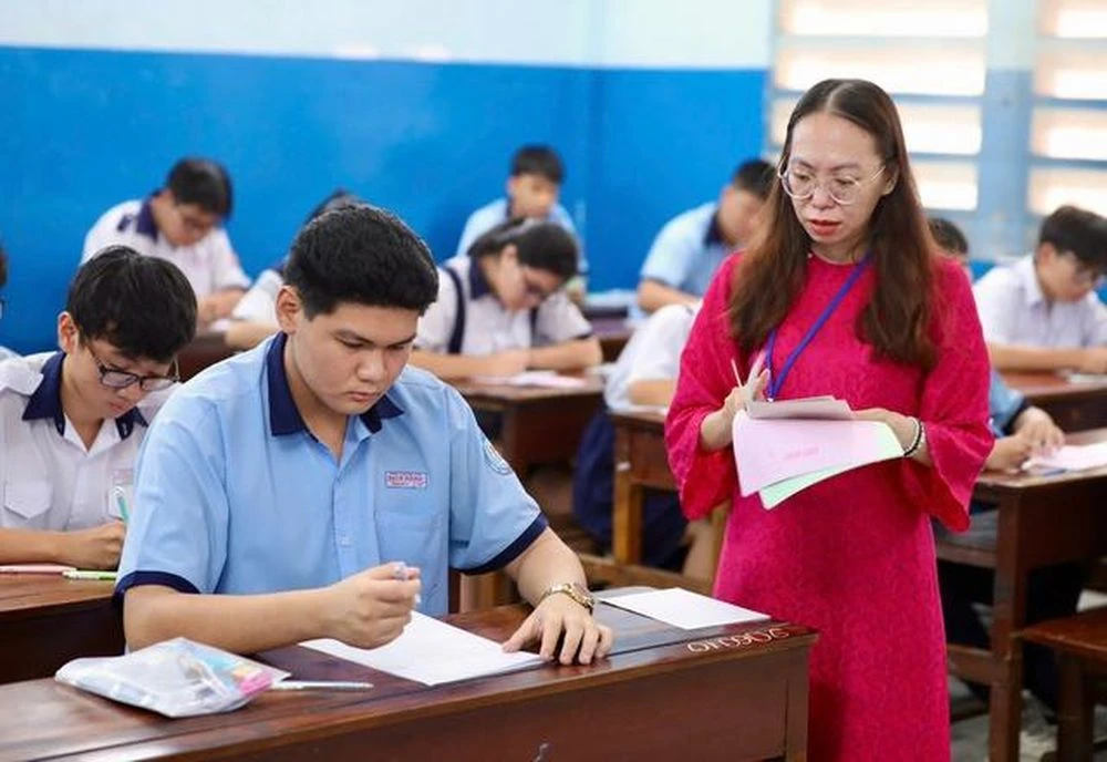 Những khoảnh khắc đẹp trong ngày thi lớp 10 ở TPHCM - Hình 12