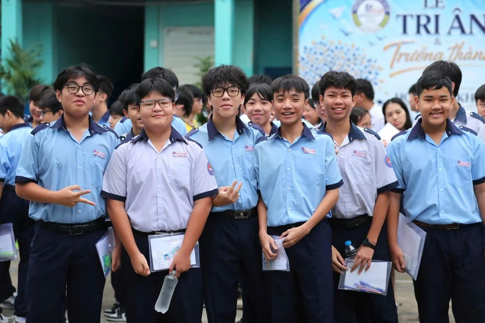 Những khoảnh khắc đẹp trong ngày thi lớp 10 ở TPHCM - Hình 6