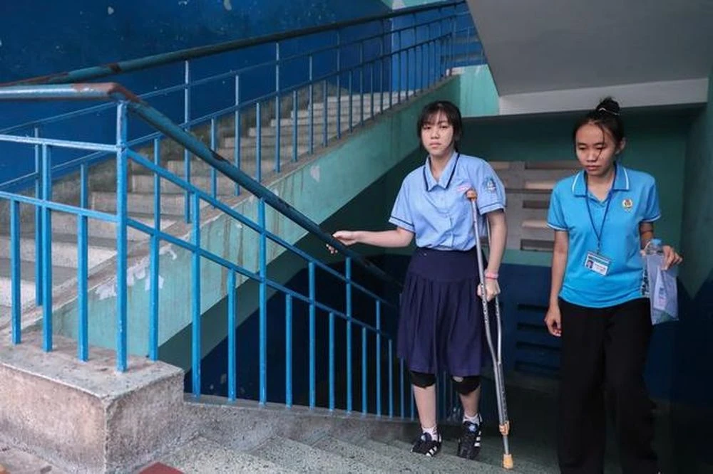 Những khoảnh khắc đẹp trong ngày thi lớp 10 ở TPHCM - Hình 10