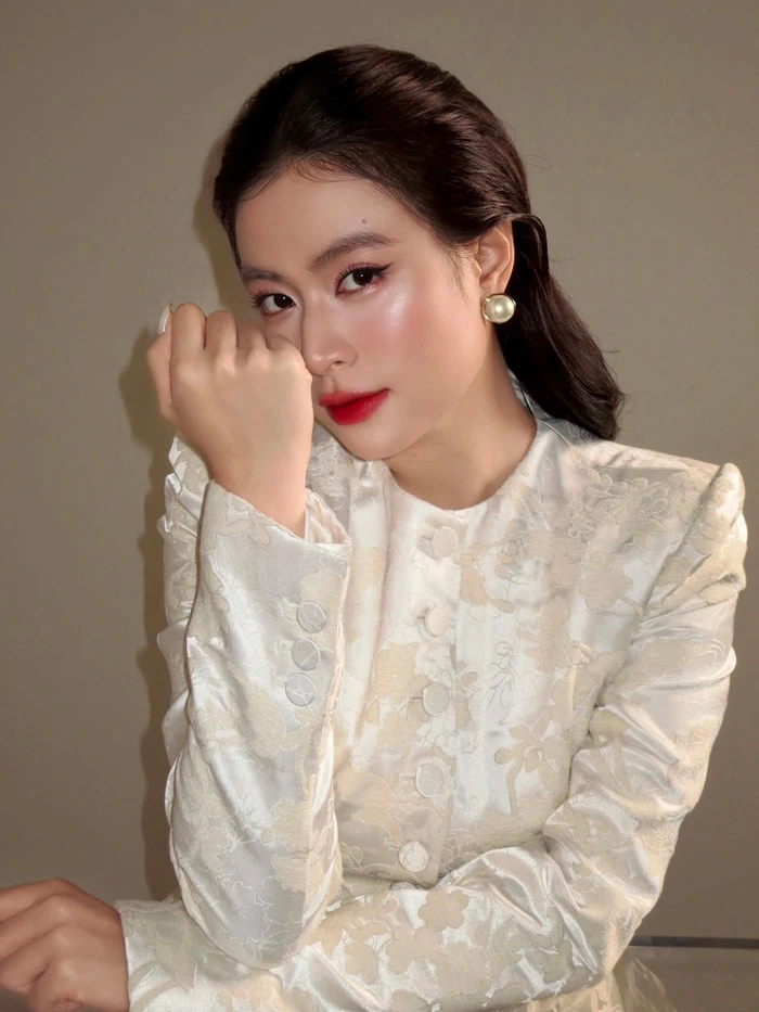 Sự khó khăn của ca sĩ Hoàng Thùy Linh sau khi đi thêm bước nữa - Hình 1