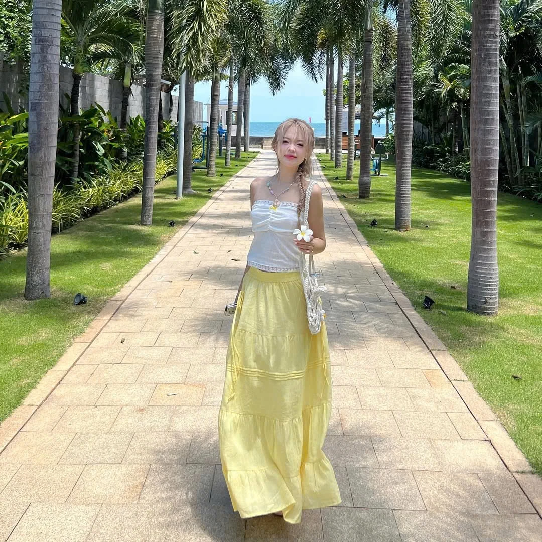 Tỏa sáng như ánh mặt trời nhờ công thức diện đồ sắc vàng tinh tế - Hình 6