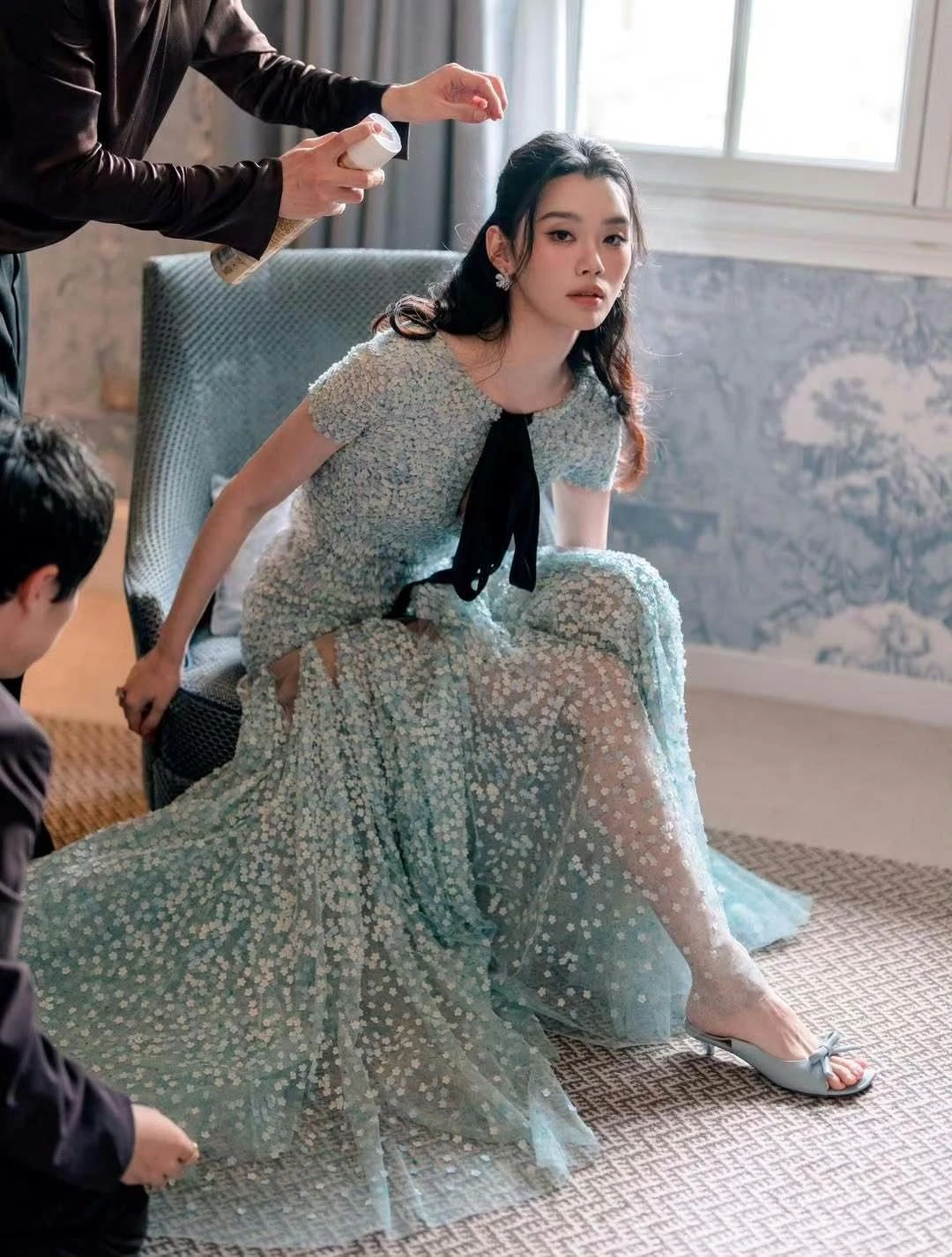 Trước giờ G đám cưới hào môn chấn động showbiz: Cô dâu thiên thần đeo 103 carat kim cương, nghe báo giá 180 tỷ ai nấy đều choáng váng - Hình 1