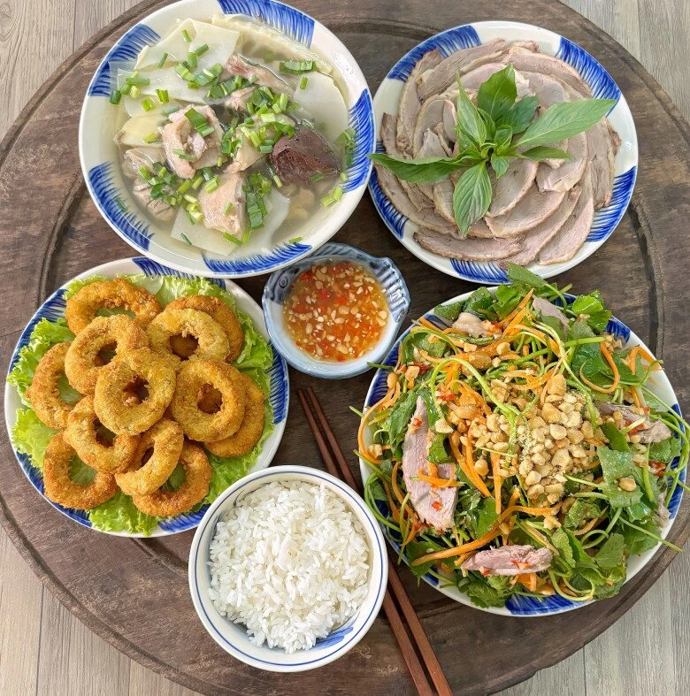 Hôm nay nấu gì: Cơm tối ngon thế này ai nỡ chối từ - Hình 1