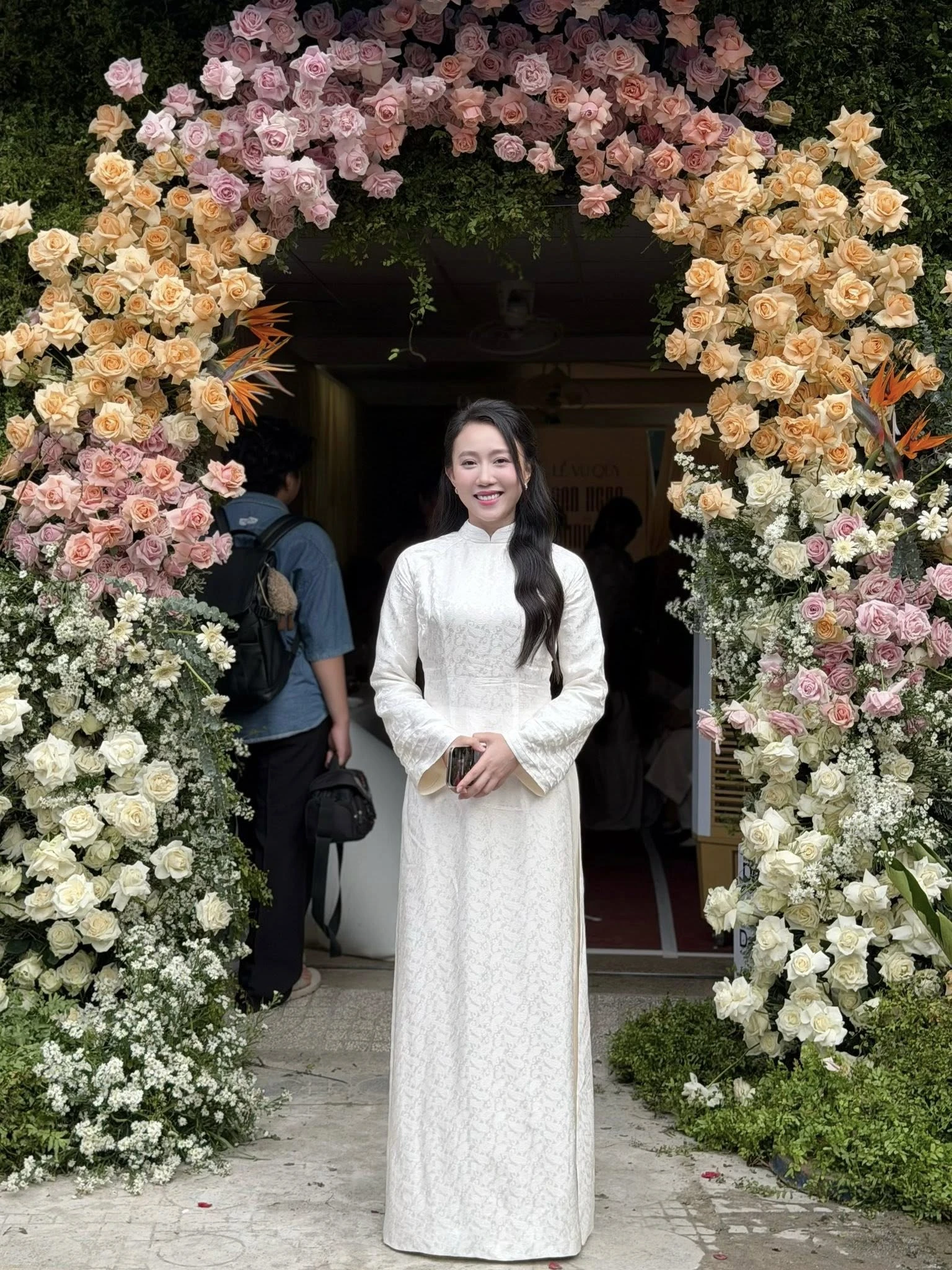 Mợ Hai đang hot nhất màn ảnh Việt: Nổi tiếng sau 1 đêm nhờ Sơn Tùng, từng hẹn hò cầu thủ Tiến Linh - Hình 9