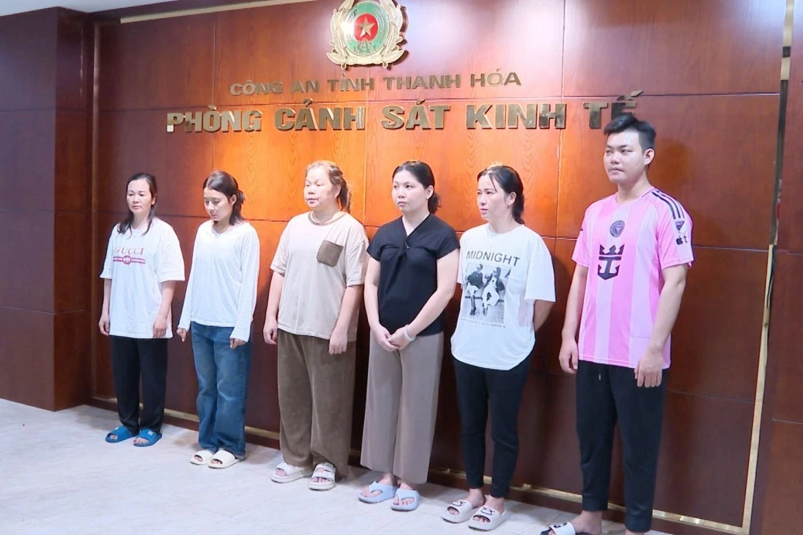 Triệt phá đường dây buôn lậu 200kg vàng gần 1.000 tỷ đồng - Hình 1