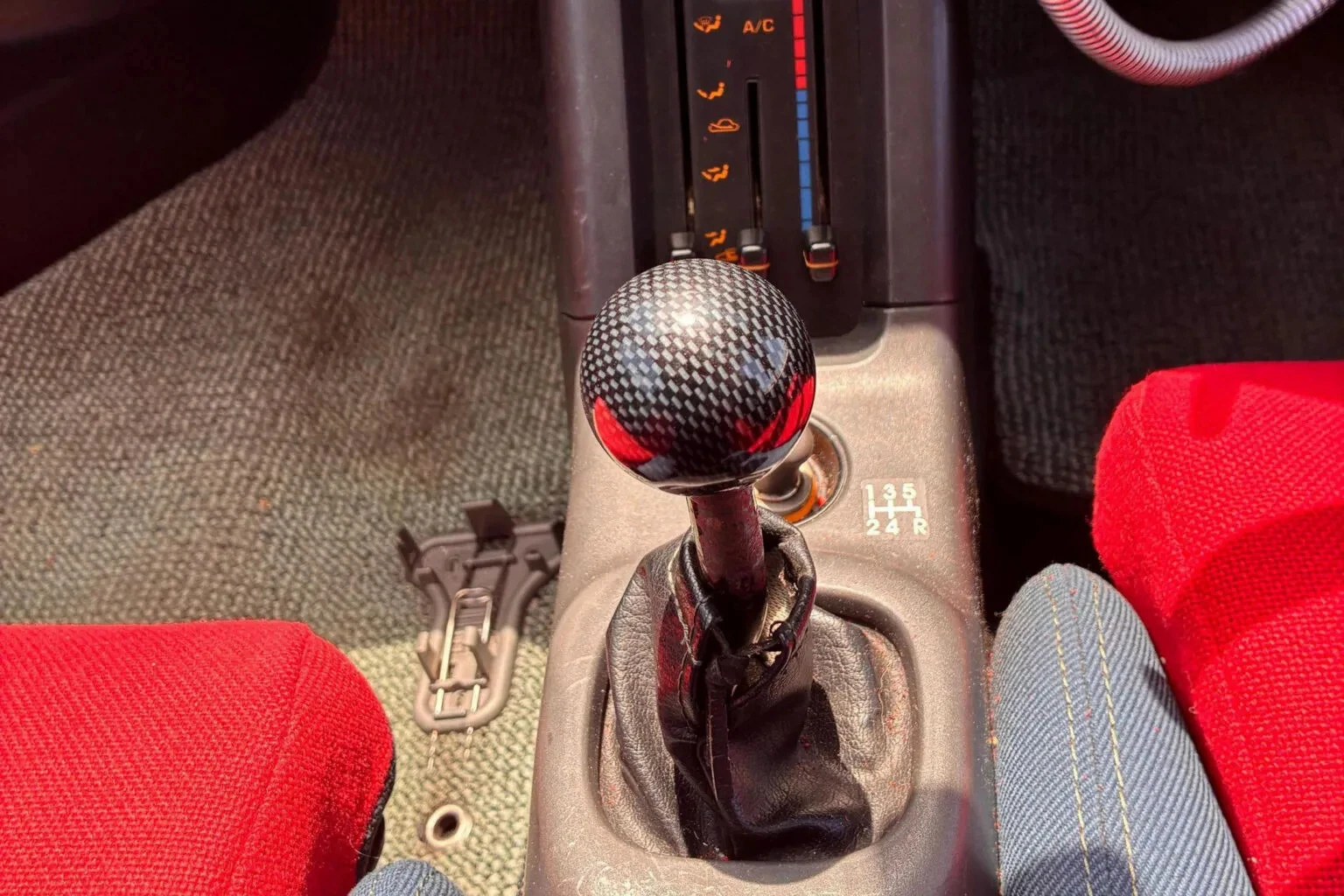 Chiếc Mazda chỉ 63 mã lực vẫn khiến dân chơi săn lùng vì chi tiết hiếm thấy - Hình 4