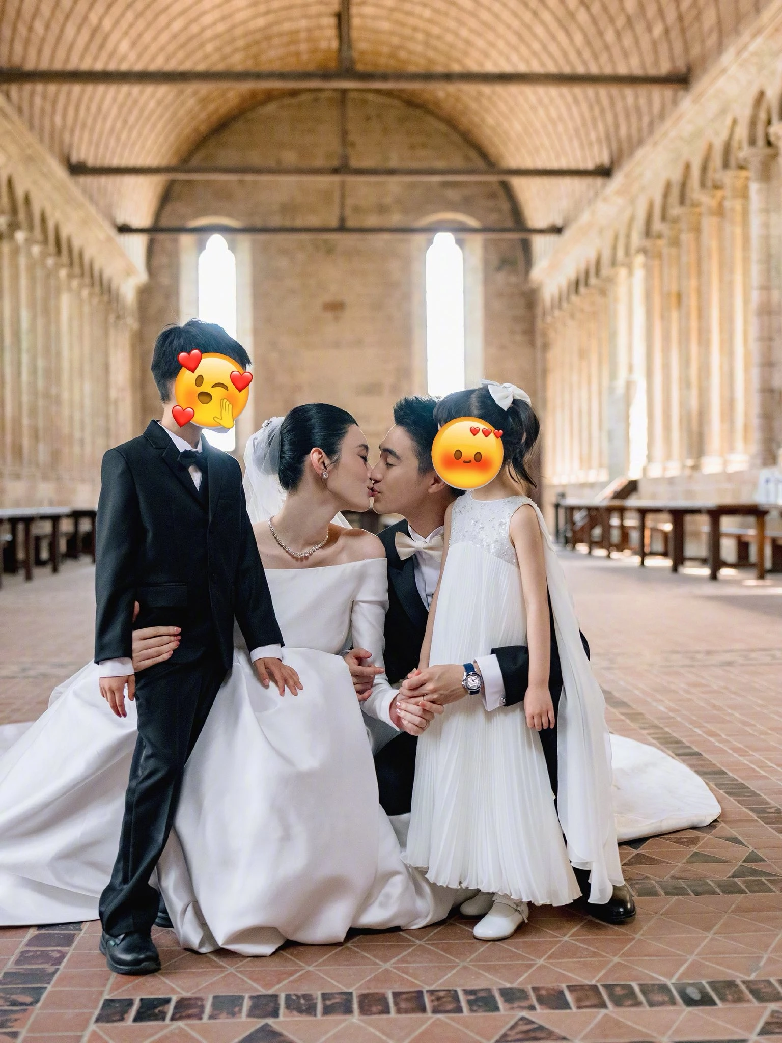 Hề Mộng Dao lộ diện sau siêu đám cưới: Sang hết nấc, xứng danh dâu hào môn hot nhất showbiz - Hình 7