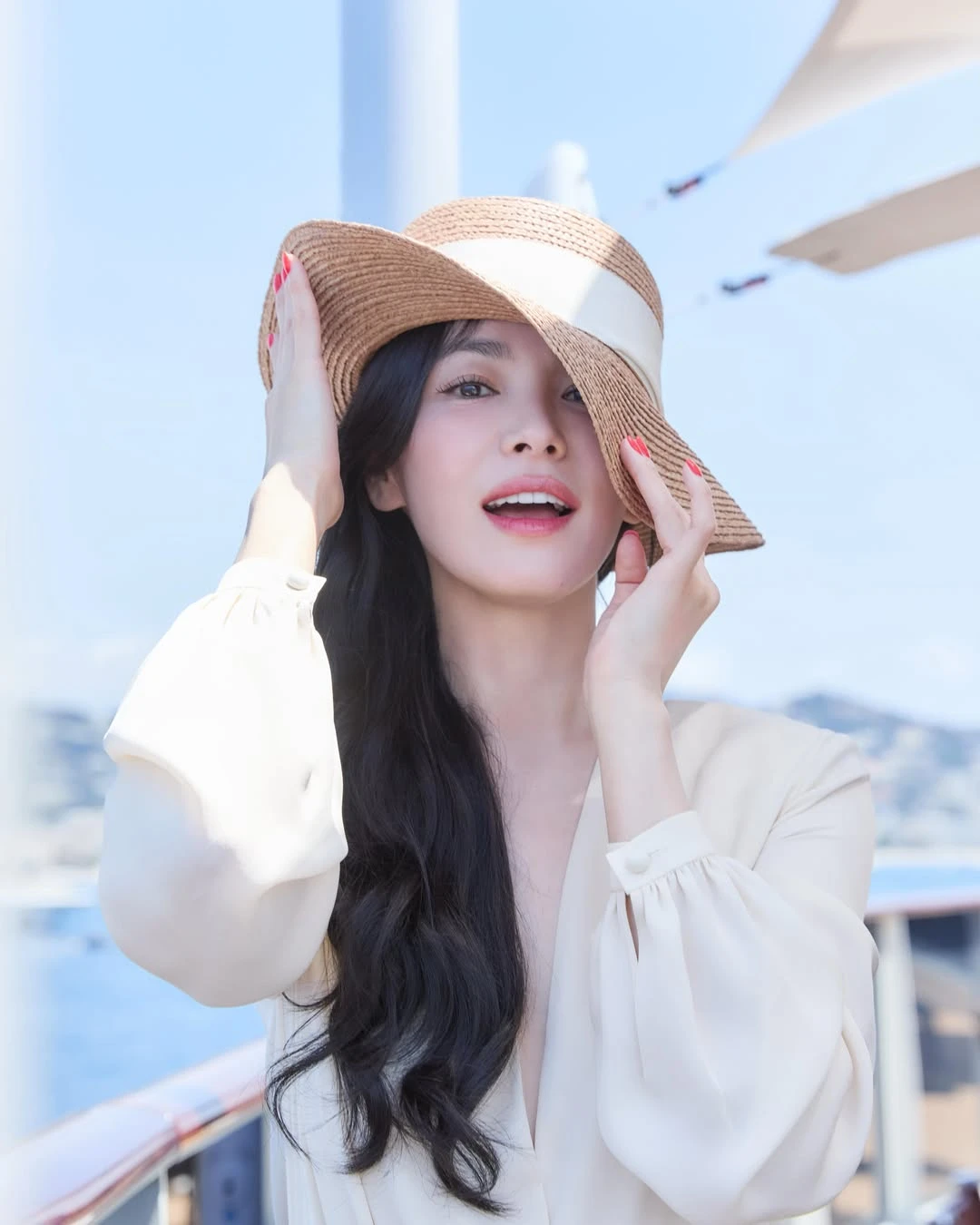 Thấy cả mùa hè trong nhan sắc Song Hye Kyo - Hình 5