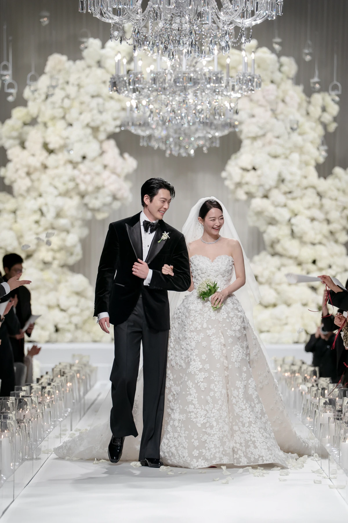Đang nóng loạt ảnh khiến Shin Min Ah vướng tin mang thai con đầu lòng cho Kim Woo Bin sau 6 tháng cưới - Hình 7