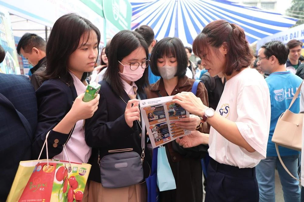 Hướng nghiệp cho học sinh: Không đợi đến cuối cấp - Hình 1