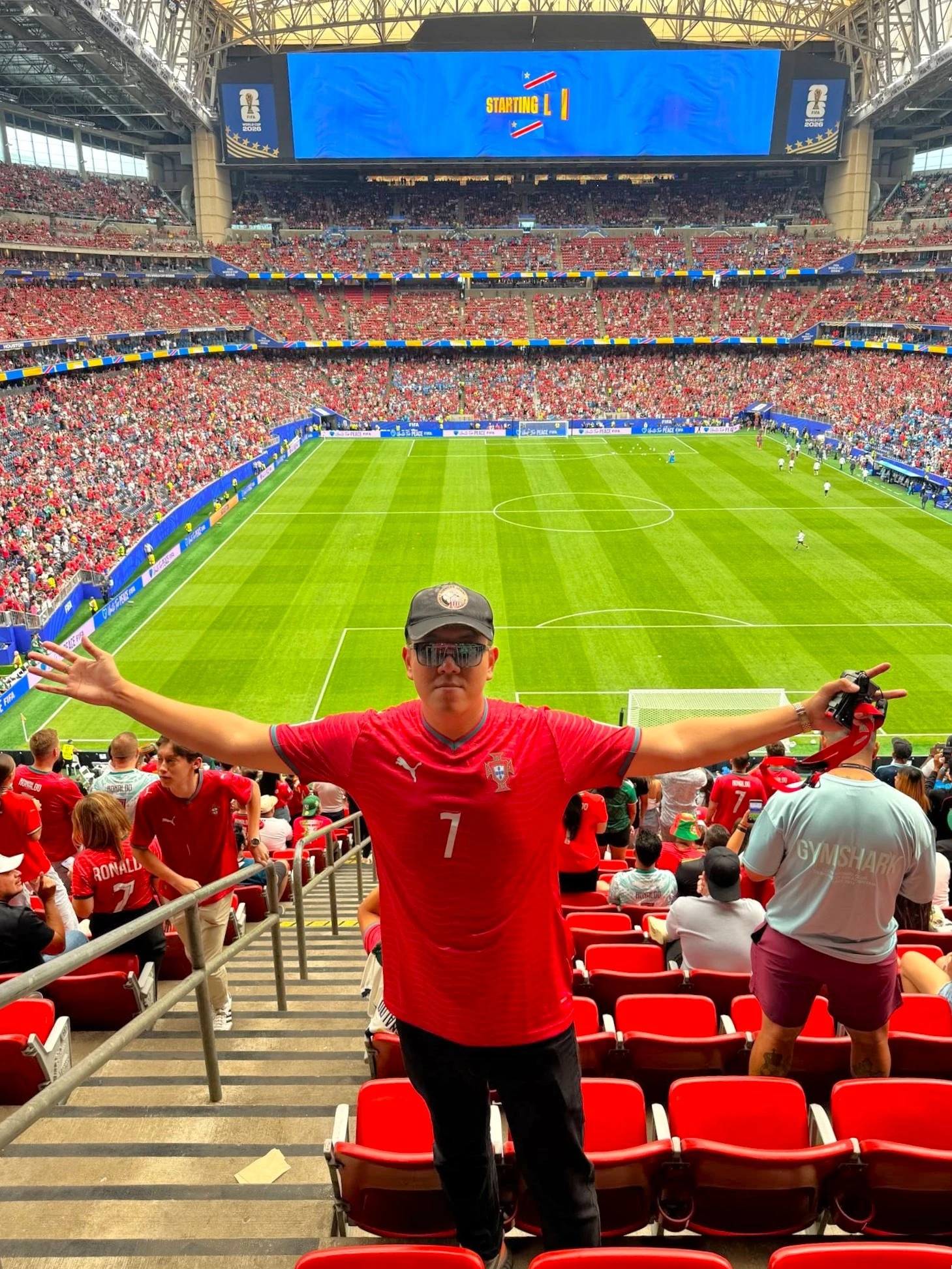 Khách Việt chi hơn 160 triệu đồng đi Mỹ xem Ronaldo đá World Cup - Hình 2