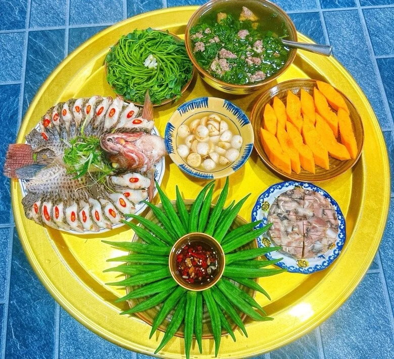 Hôm nay nấu gì: Mâm cơm ngon, hấp dẫn đãi cả nhà - Hình 1