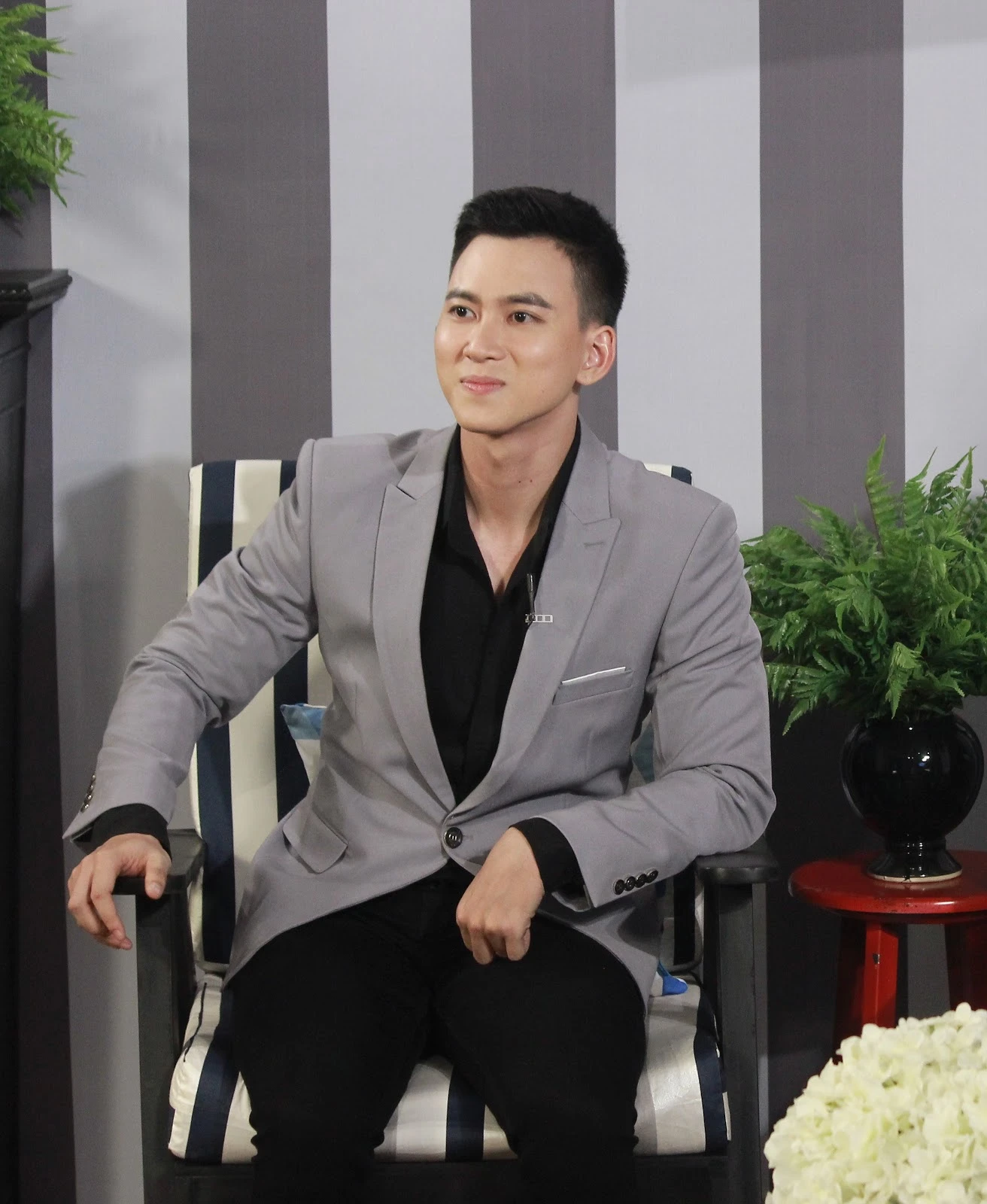 Lâm Khánh Chi gây hoang mang: MC Minh Tuân ơi, em giờ ra sao? - Hình 4