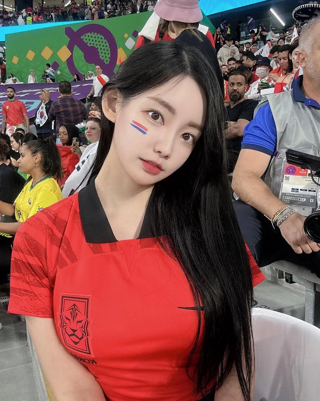 Nữ MC từng khiến MXH đứng hình ở World Cup 2022: Kết hôn với chồng kém 7 tuổi, cuộc sống hiện tại bất ngờ - Hình 1
