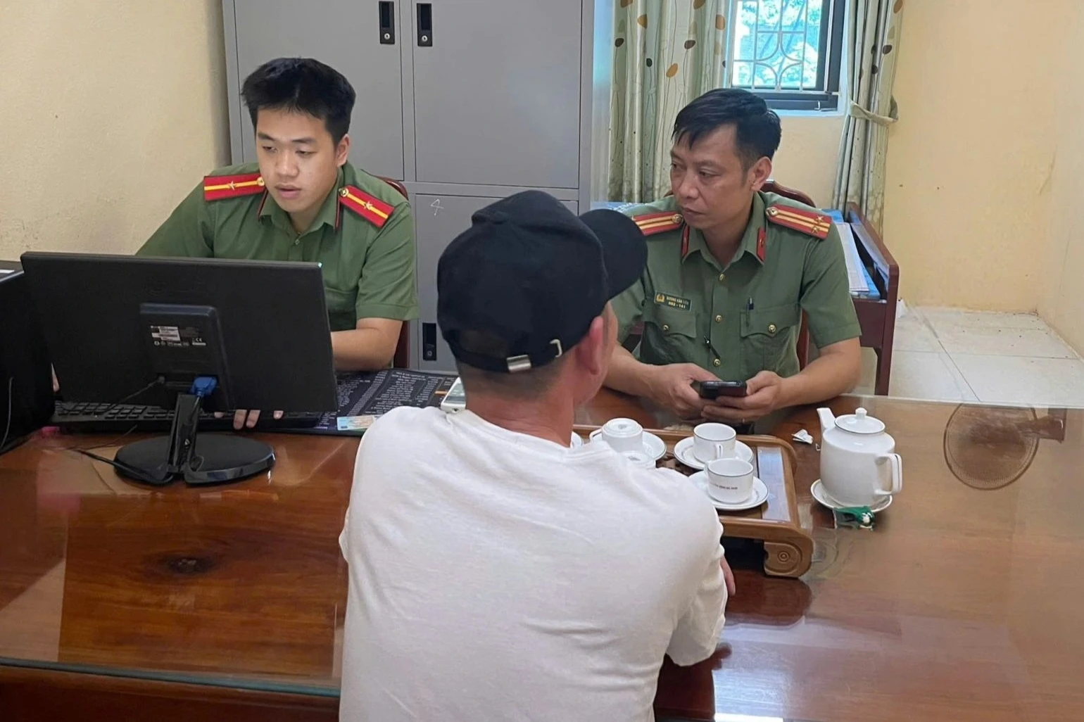 Người đàn ông chia sẻ thông tin sai sự thật bị xử phạt 7,5 triệu đồng - Hình 1
