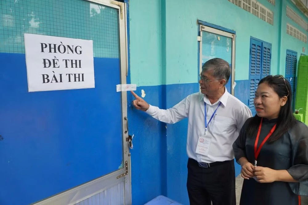 Tuyển sinh lớp 10 ở TPHCM: Bố trí phòng riêng và người viết hộ cho nhiều thí sinh - Hình 3
