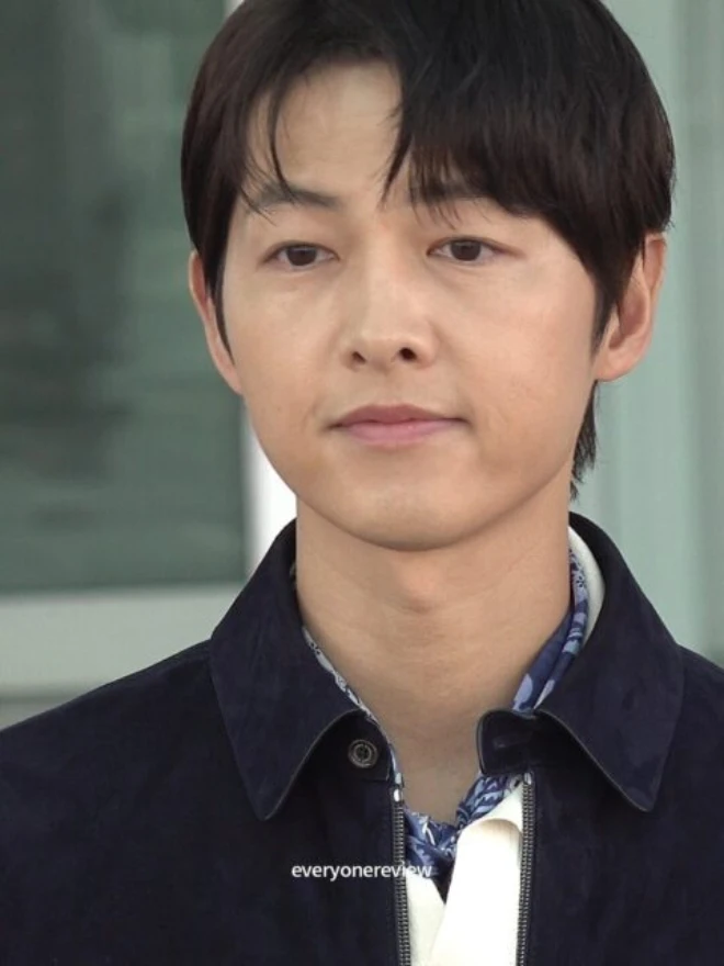 Tròn 7 năm Song - Song ly hôn: Song Hye Kyo tái sinh thành nữ hoàng, Song Joong Ki còn cái nịt - Hình 9
