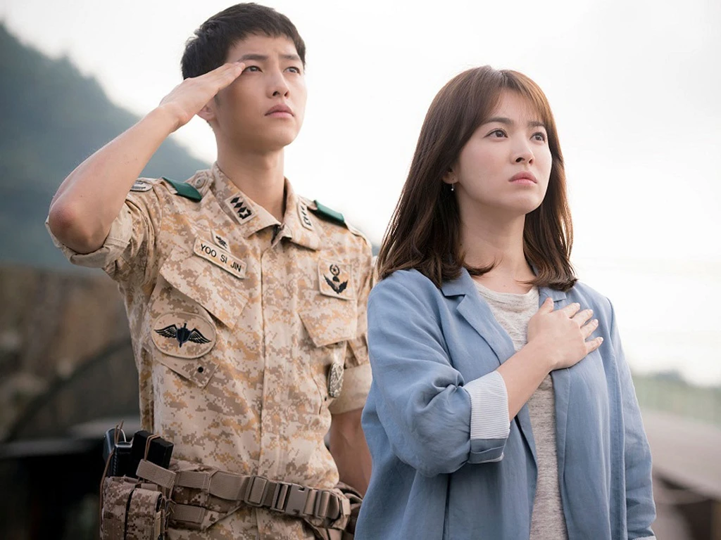 Tròn 7 năm Song - Song ly hôn: Song Hye Kyo tái sinh thành nữ hoàng, Song Joong Ki còn cái nịt - Hình 10