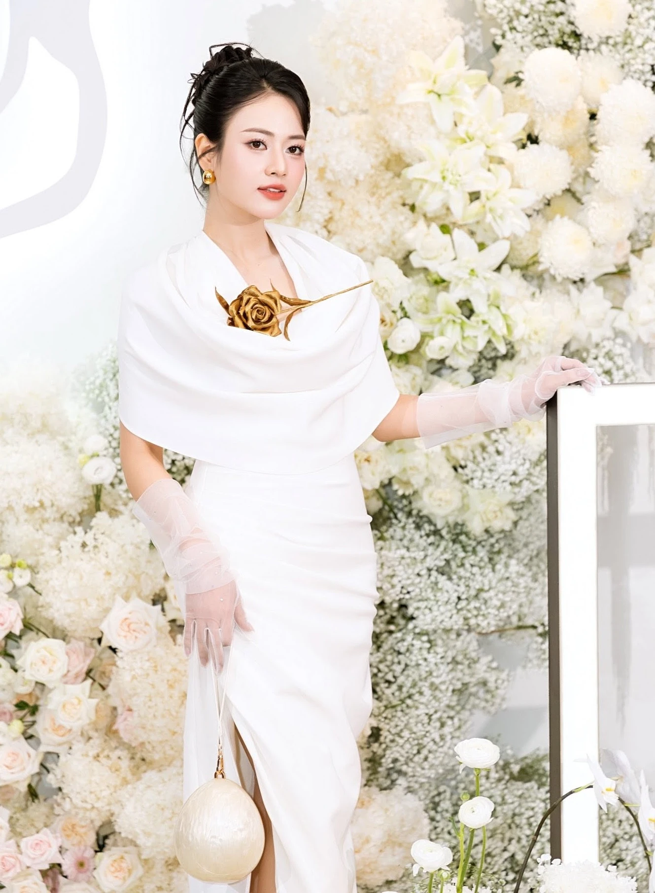 Nhan sắc đời thực của con gái ông trùm đang gây sốt phim cảnh sát hình sự trên VTV - Hình 9