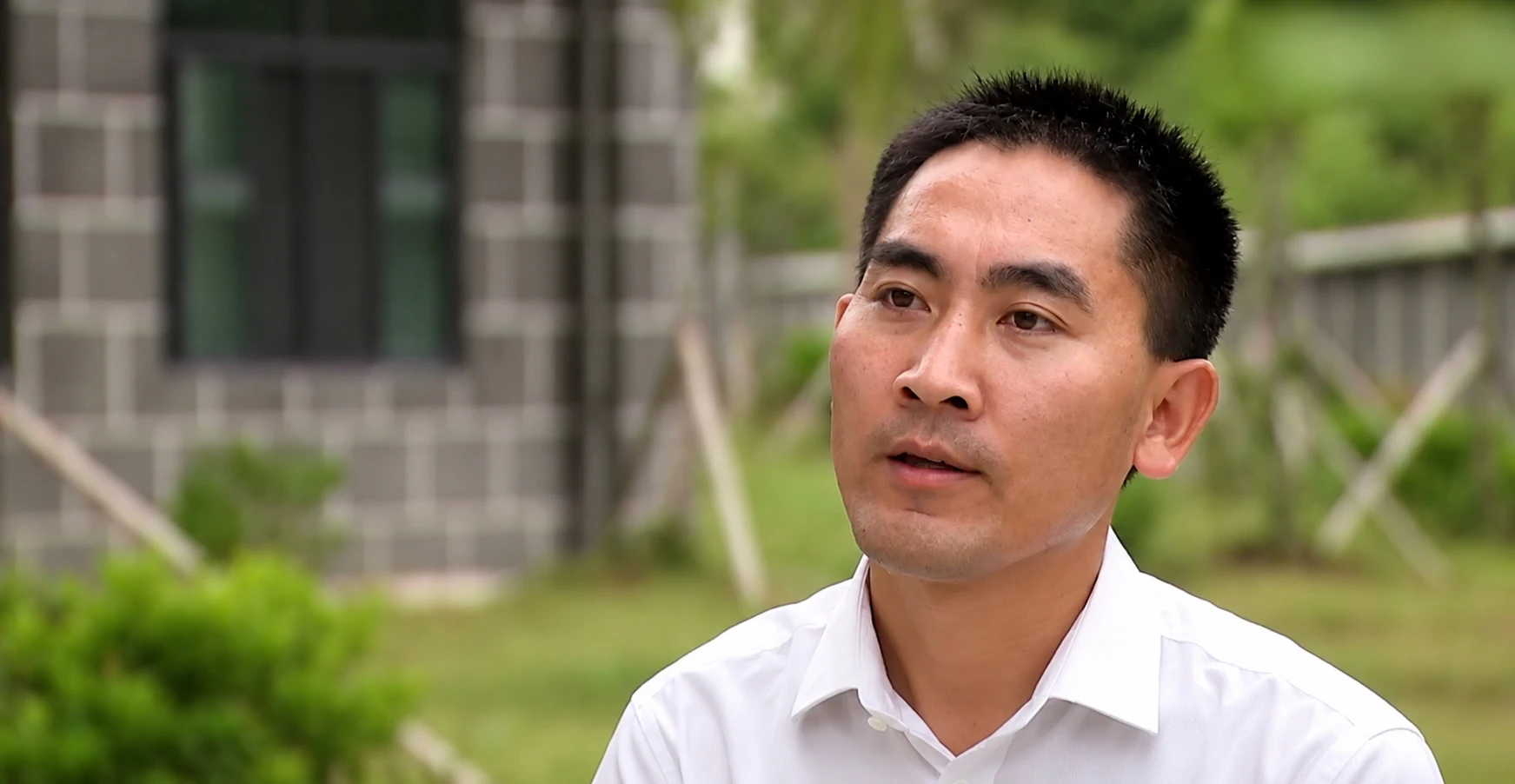 Nam sinh từng cõng mẹ tâm thần đi học ĐH, từ chối mức lương 2 tỷ để về núi, 15 năm sau vẫn khẳng định: Mọi thứ đều xứng đáng - Hình 3