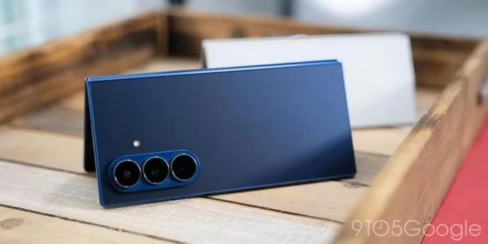 Samsung mở rộng dòng Fold, Apple được dự báo ra mắt iPhone gập đầu tiên - Hình 1