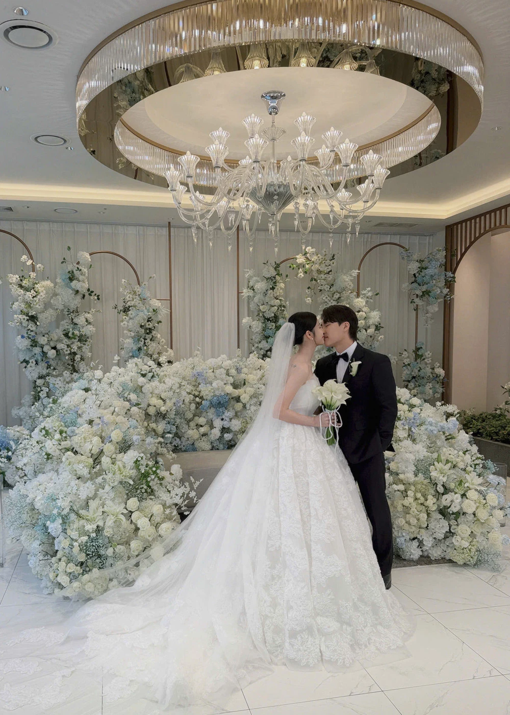 Cưới chàng cảnh sát Hàn, cô gái Hà Nội bất ngờ về hôn lễ vỏn vẹn 30 phút - Hình 6