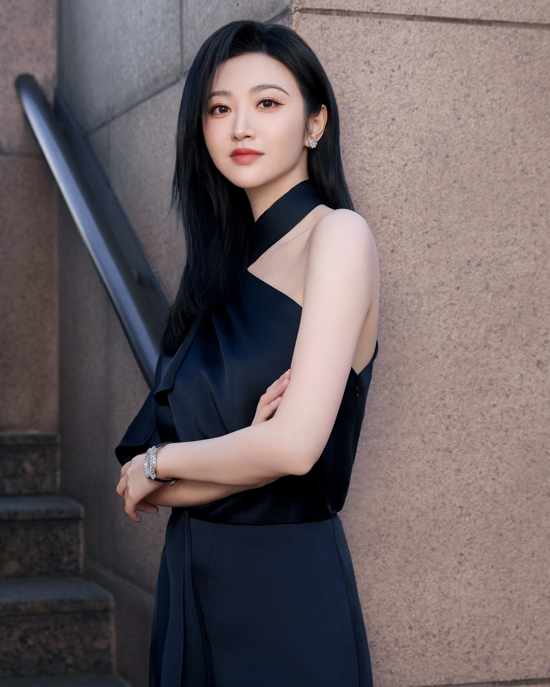 Diễn biến mới vụ ngọc nữ showbiz lộ hợp đồng mang thai hộ cho đại gia, phải bán nhà để bồi thường hàng trăm tỷ - Hình 1