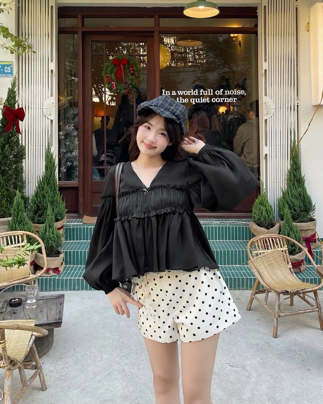 Làm mới tủ đồ với những kiểu mũ thời trang - Hình 3