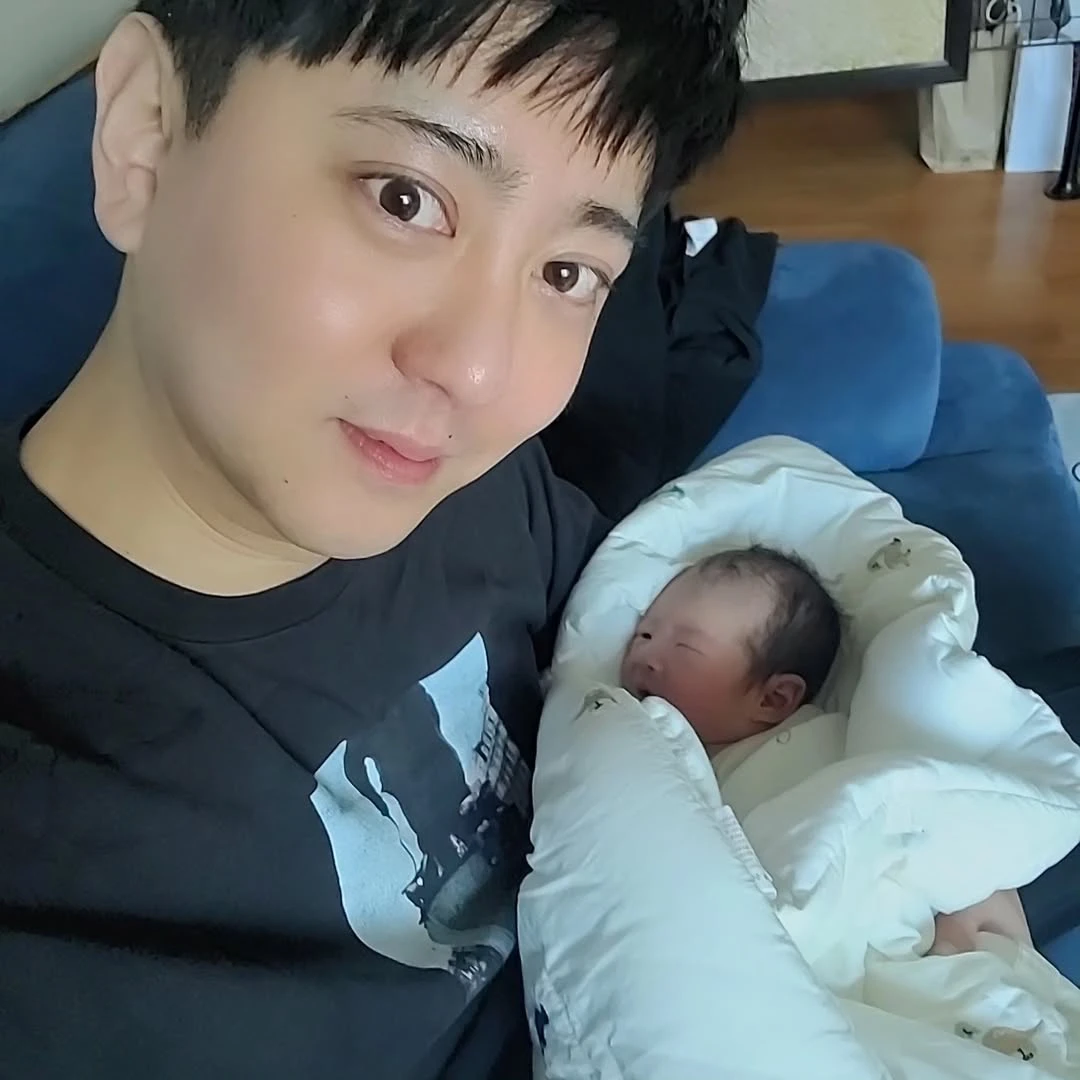 Cuộc sống ngỡ ngàng của Lee Dong Wook sau khi cưới vợ kém 6 tuổi - Hình 10