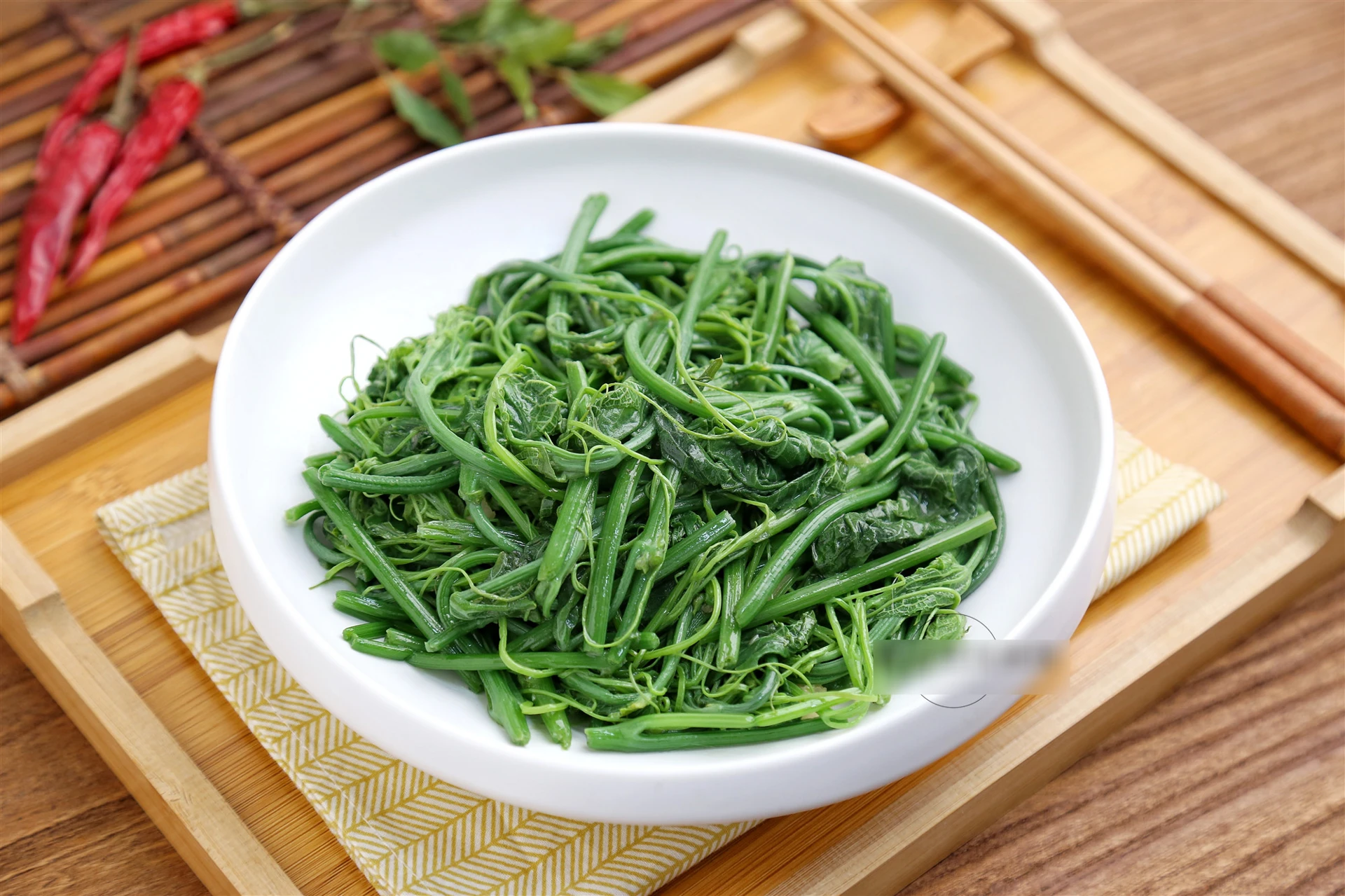 Loại rau có axit folic gấp 20 lần cần tây, ăn nhiều giúp đẹp da, tăng cường miễn dịch, lại không lo tăng cân - Hình 2