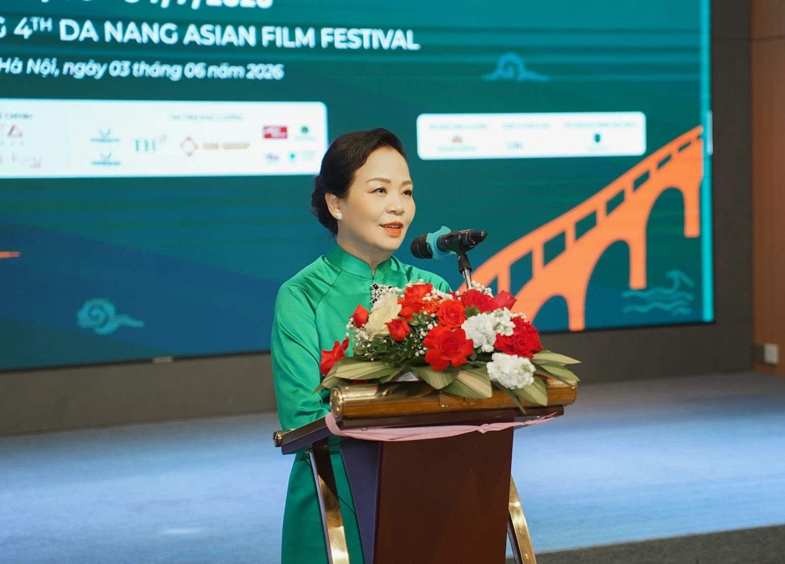 Phim có diễn viên Quốc Tuấn, Lan Phương đóng sẽ đấu với Mưa đỏ và Tài của Mỹ Tâm - Hình 3
