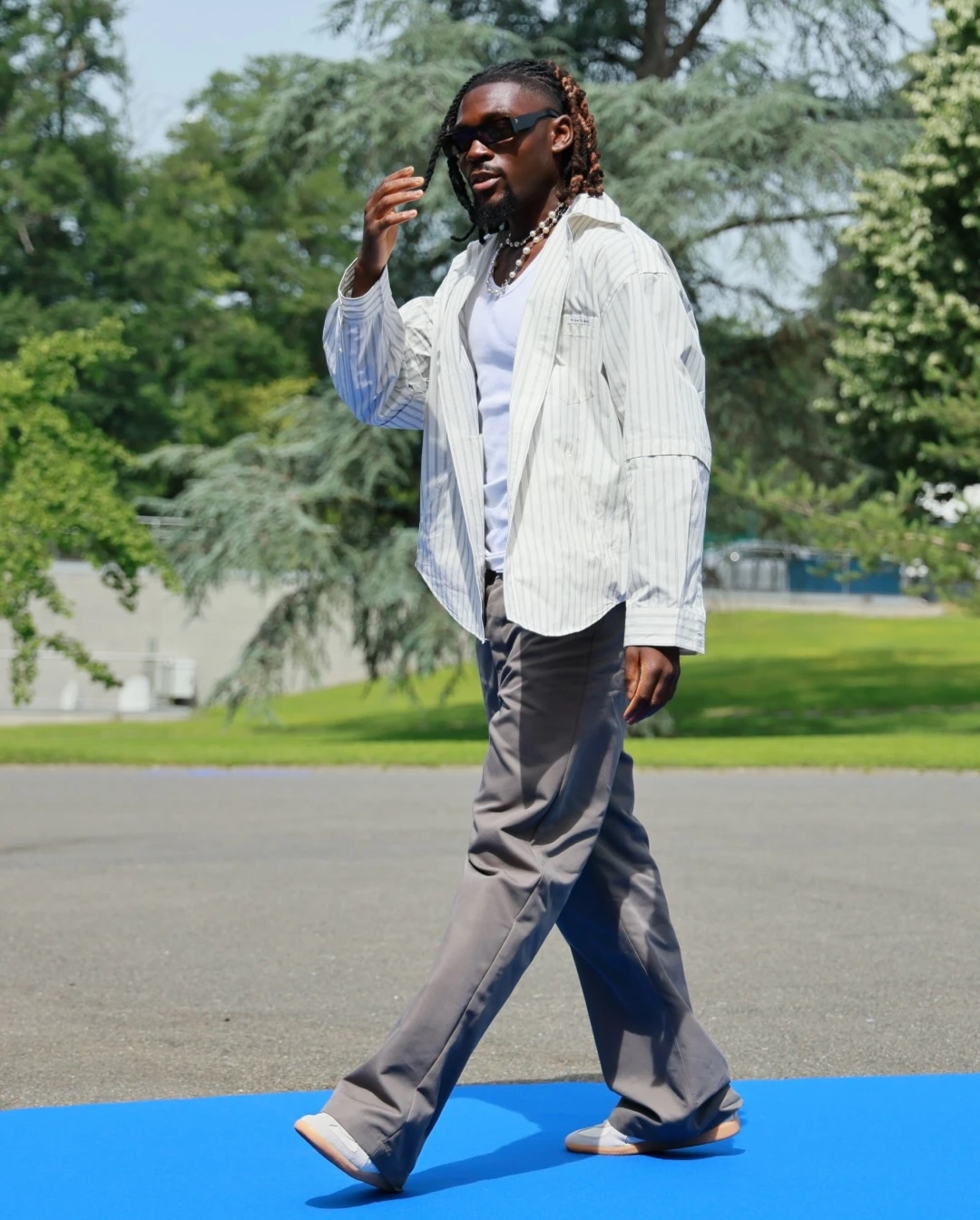 Tuyển Pháp hội quân World Cup mà ngỡ Paris Fashion Week: Jules Koundé sành điệu nhất nhưng Mbappe lần này mới lạ - Hình 7