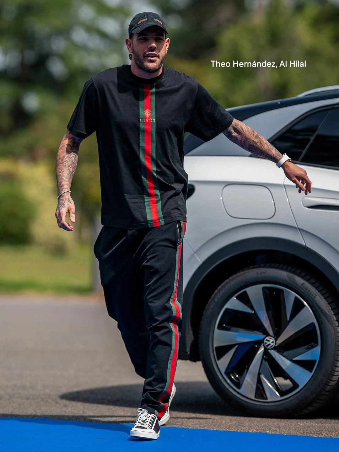 Tuyển Pháp hội quân World Cup mà ngỡ Paris Fashion Week: Jules Koundé sành điệu nhất nhưng Mbappe lần này mới lạ - Hình 15
