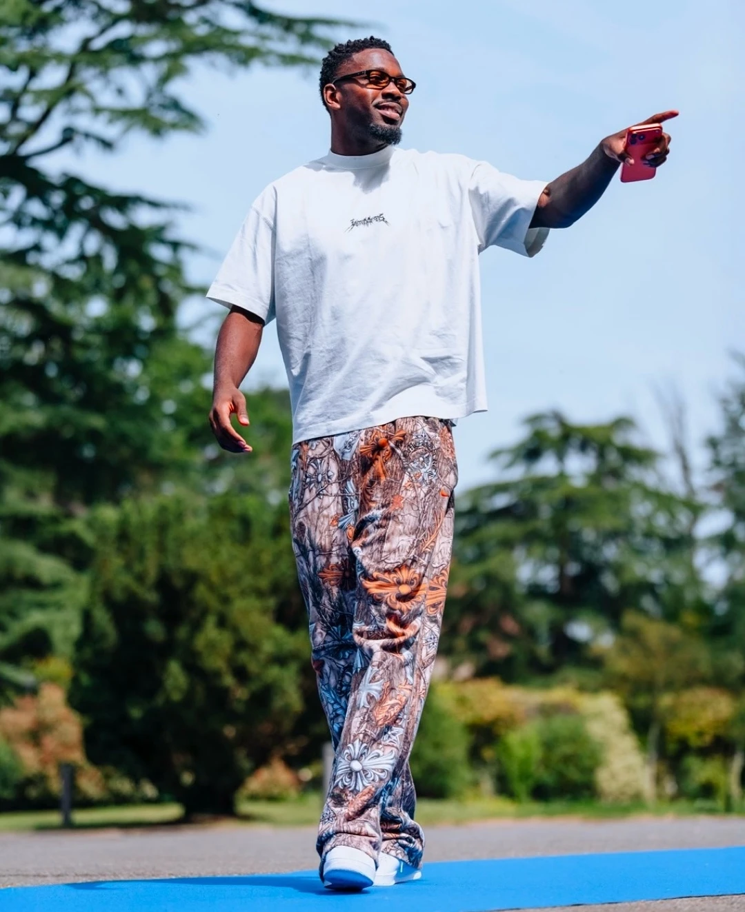 Tuyển Pháp hội quân World Cup mà ngỡ Paris Fashion Week: Jules Koundé sành điệu nhất nhưng Mbappe lần này mới lạ - Hình 6